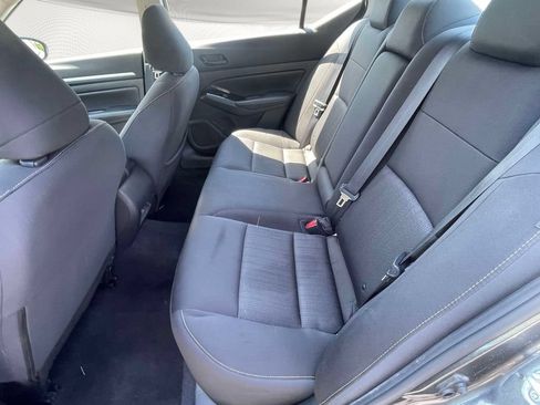 Used 2023 Nissan Altima 2.5 SV FWD image 11