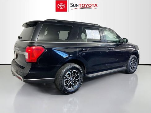 Used 2024 Ford Expedition XLT AWD/4WD image 4