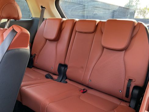 Used 2025 Kia Carnival SX Prestige image 29