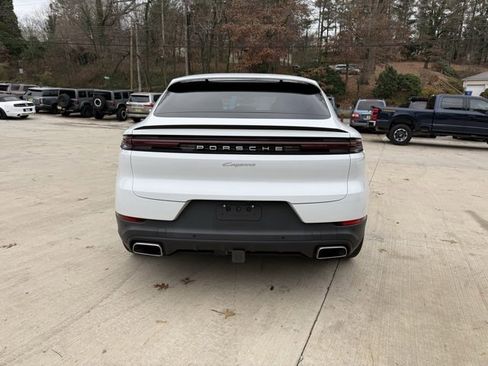 Used 2024 Porsche Cayenne Coupe image 6