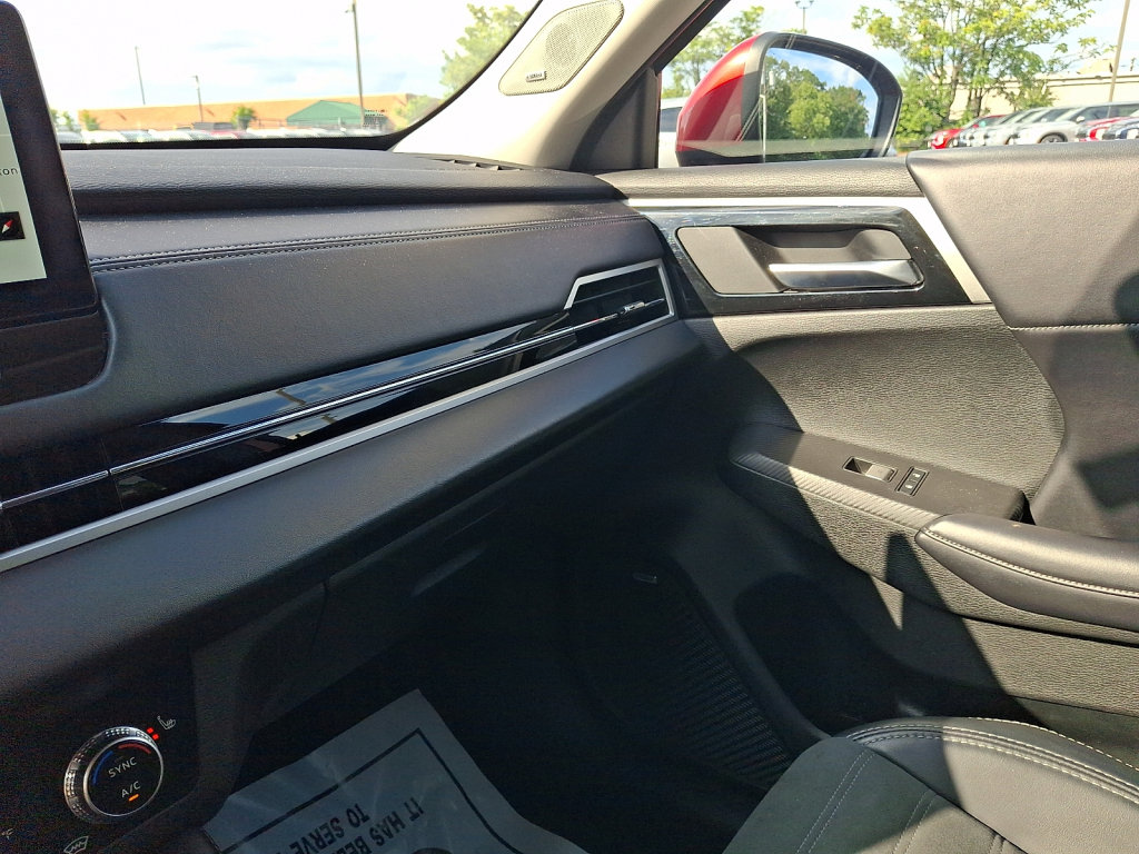 Used 2025 Mitsubishi Outlander SE AWD/4WD image 31