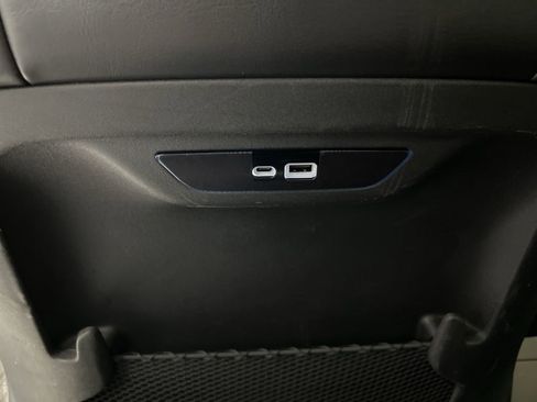 Used 2024 Chrysler Pacifica Touring-L image 25