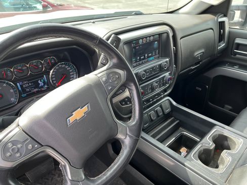 Used 2018 Chevrolet Silverado 1500 LTZ Z71 w/ Redline Edition image 10