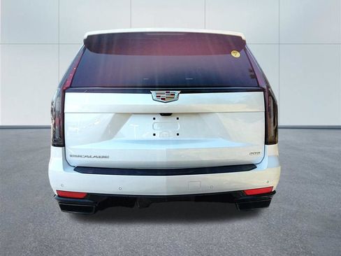 Used 2024 Cadillac Escalade Sport AWD/4WD image 4