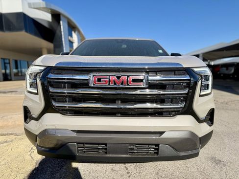 Used 2026 GMC Terrain Elevation image 2