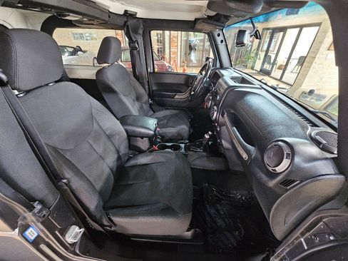 Used 2016 Jeep Wrangler Sport w/ Quick Order Package 24S AWD/4WD image 11