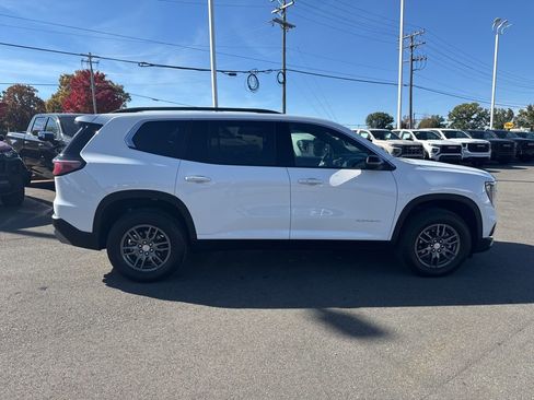 Used 2025 GMC Acadia Elevation FWD image 6