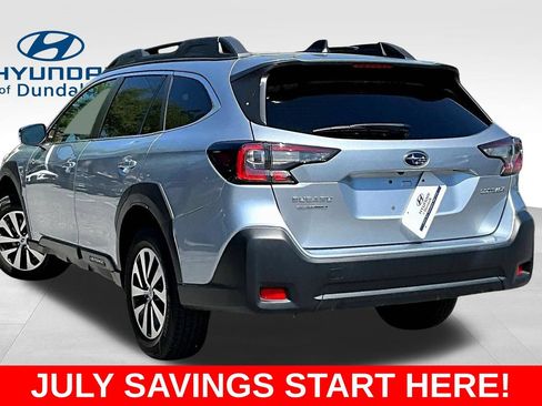 Used 2023 Subaru Outback Premium AWD/4WD image 5