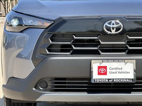 Used 2026 Toyota Corolla Cross LE FWD image 8