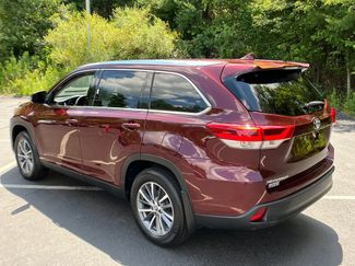 Used 2019 Toyota Highlander XLE AWD/4WD video 3