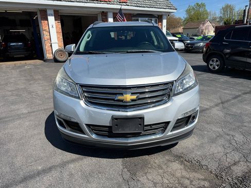 Used 2015 Chevrolet Traverse LT FWD image 2
