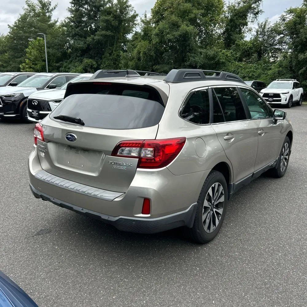 Used 2017 Subaru Outback 2.5i Limited AWD/4WD image 8
