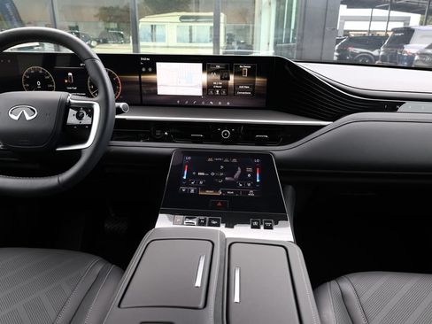 Certified 2025 INFINITI QX80 Luxe RWD image 30