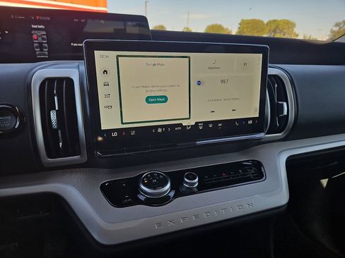 New 2025 Ford Expedition Active image 25