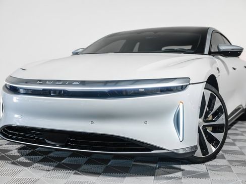 Used 2022 Lucid Air Grand Touring image 10