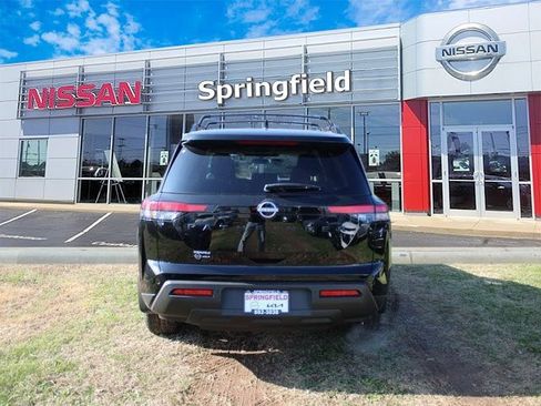 New 2025 Nissan Pathfinder SV image 5