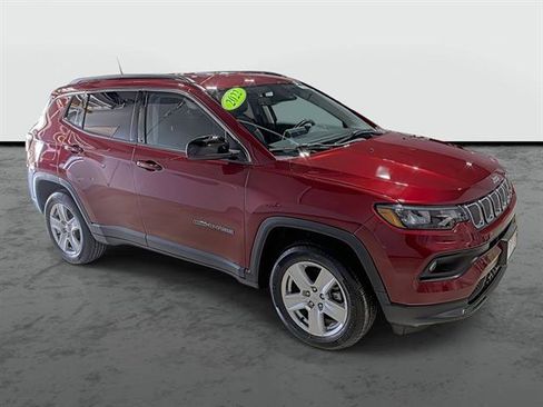 Used 2022 Jeep Compass Latitude w/ Convenience Group AWD/4WD image 5