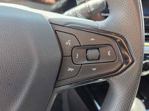 Used 2025 Chevrolet Trax LT FWD image 22