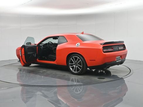 Used 2023 Dodge Challenger R/T image 32
