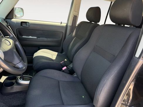 Used 2006 Scion xB FWD image 10