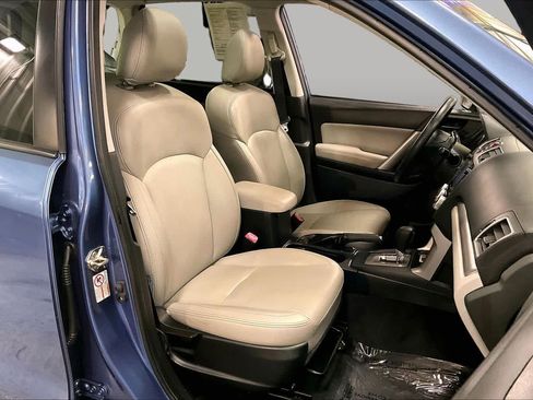 Used 2017 Subaru Forester 2.5i Premium w/ All-Weather Package AWD/4WD image 9