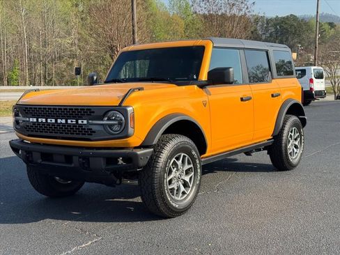 Used 2022 Ford Bronco Badlands AWD/4WD image 8