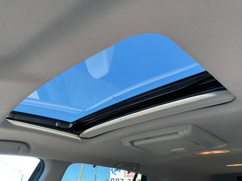 Used 2018 Honda Pilot Touring image 12
