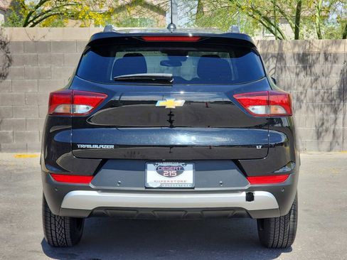 Used 2024 Chevrolet TrailBlazer LT w/ LT Cold Weather Package image 8