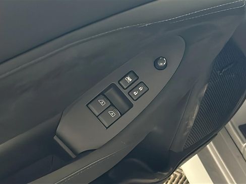 Used 2025 Nissan Z Performance w/ Floor Mat Package RWD image 15