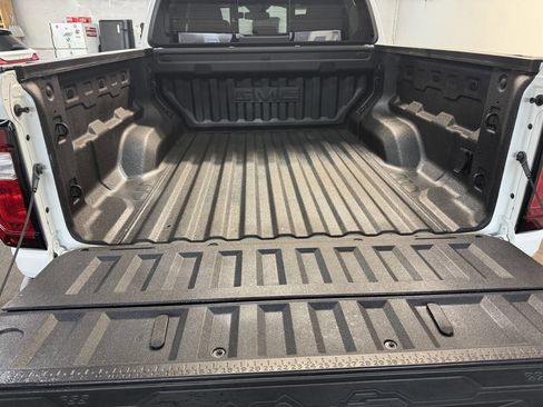 Used 2024 GMC Canyon AT4 w/ Technology Package image 14