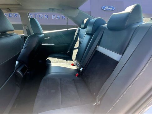 Used 2014 Toyota Camry SE w/ Leather Package FWD image 22