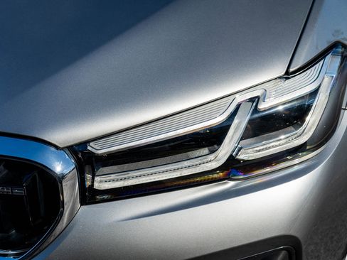 Used 2021 BMW M5 w/ Executive Package image 9