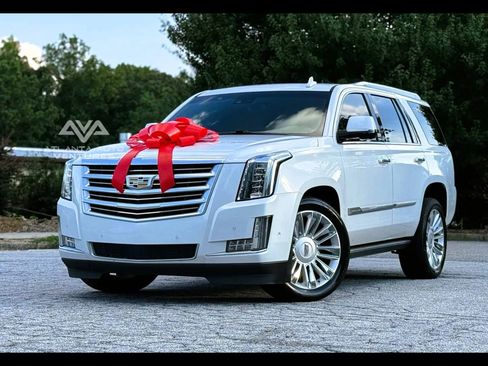 Used 2019 Cadillac Escalade Platinum image 4