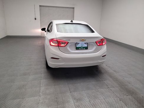 Used 2017 Chevrolet Cruze LS FWD image 6