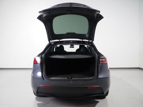 Used 2023 Tesla Model Y Long Range AWD/4WD image 39