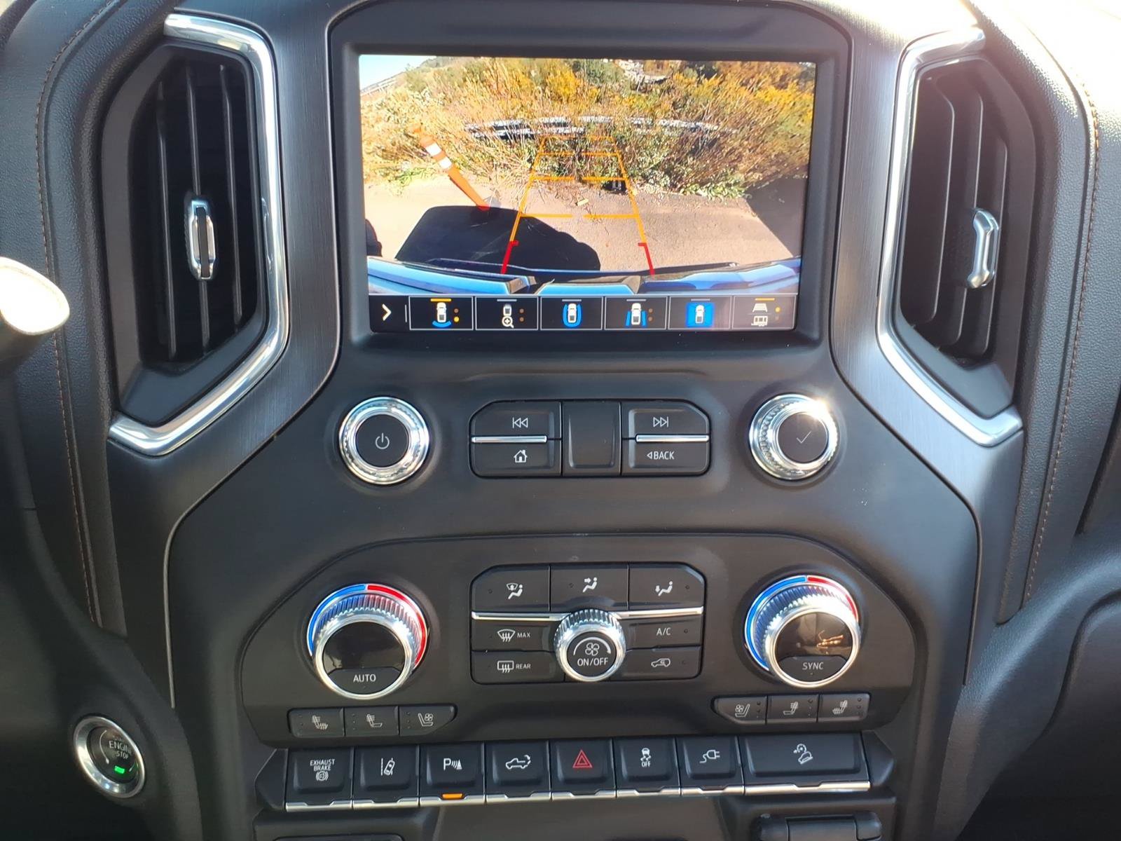 Used 2020 GMC Sierra 2500 AT4 w/ AT4 Premium Package AWD/4WD image 16