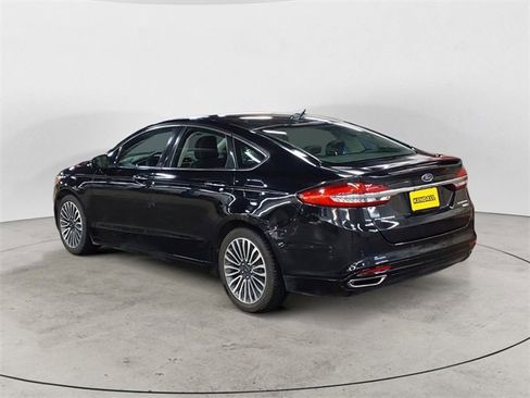 Used 2018 Ford Fusion Titanium image 3