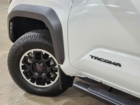 Used 2024 Toyota Tacoma TRD Off-Road image 24