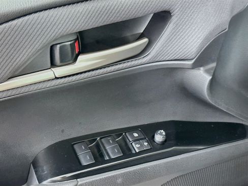 Used 2025 Toyota Camry SE FWD image 15