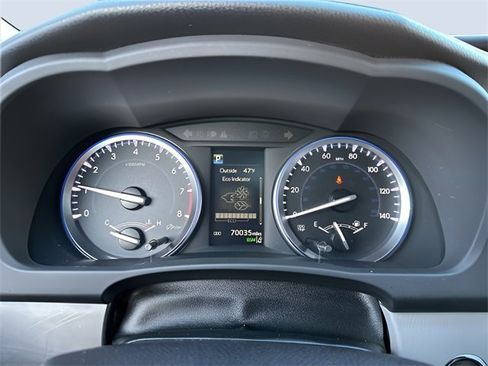 Used 2017 Toyota Highlander XLE image 18