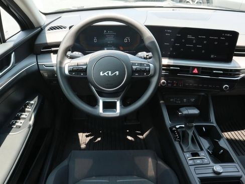 New 2025 Kia K5 LXS image 13