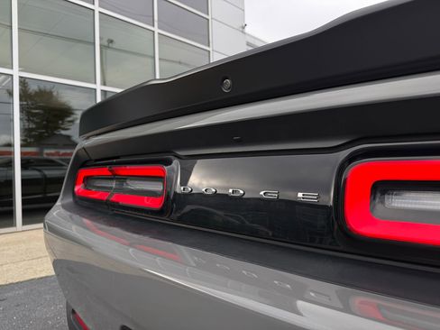 Used 2023 Dodge Challenger SXT image 8