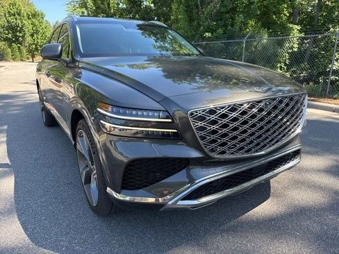 Used 2025 Genesis GV80 3.5T Prestige AWD/4WD image 3
