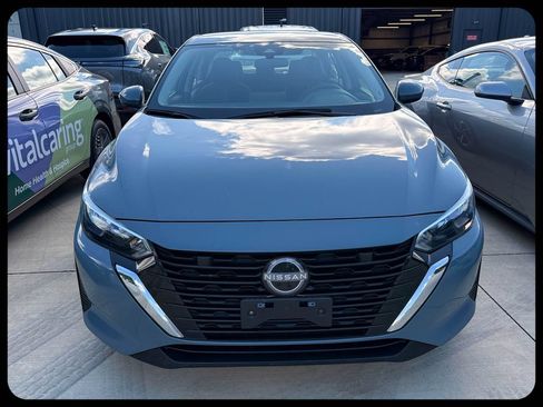 Used 2024 Nissan Sentra SV FWD image 2