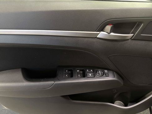 Used 2019 Hyundai Elantra SEL w/ Cargo Package image 17