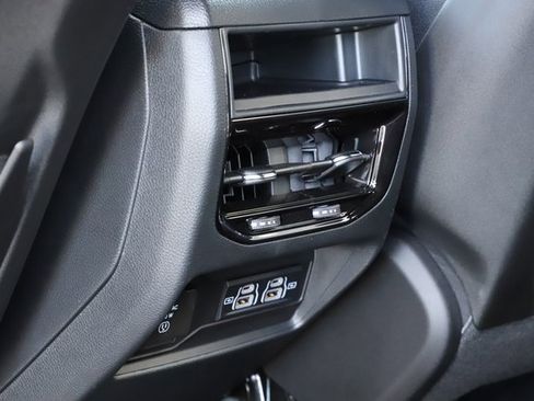 New 2025 Jeep Grand Cherokee Altitude image 17