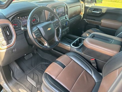 Used 2019 Chevrolet Silverado 1500 High Country w/ High Country Premium Package image 38