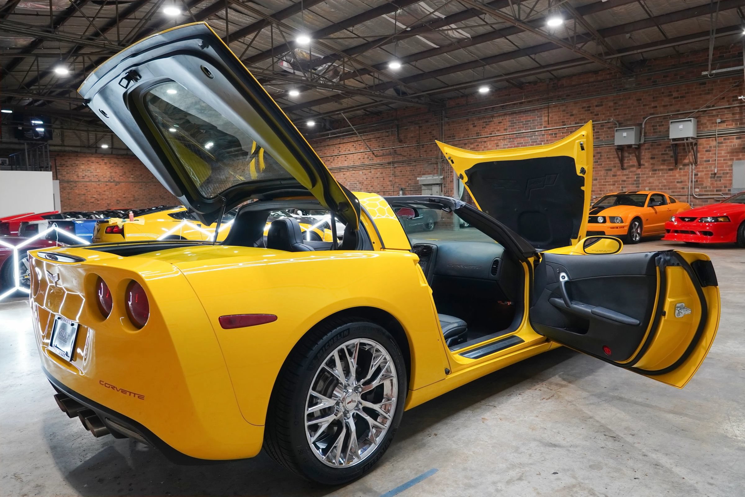Used 2012 Chevrolet Corvette Coupe w/ Roof Package RWD image 38