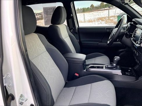 Used 2023 Toyota Tacoma TRD Off-Road image 27