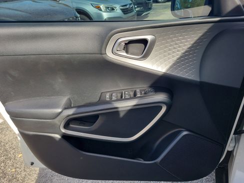 Certified 2023 Kia Soul S image 17